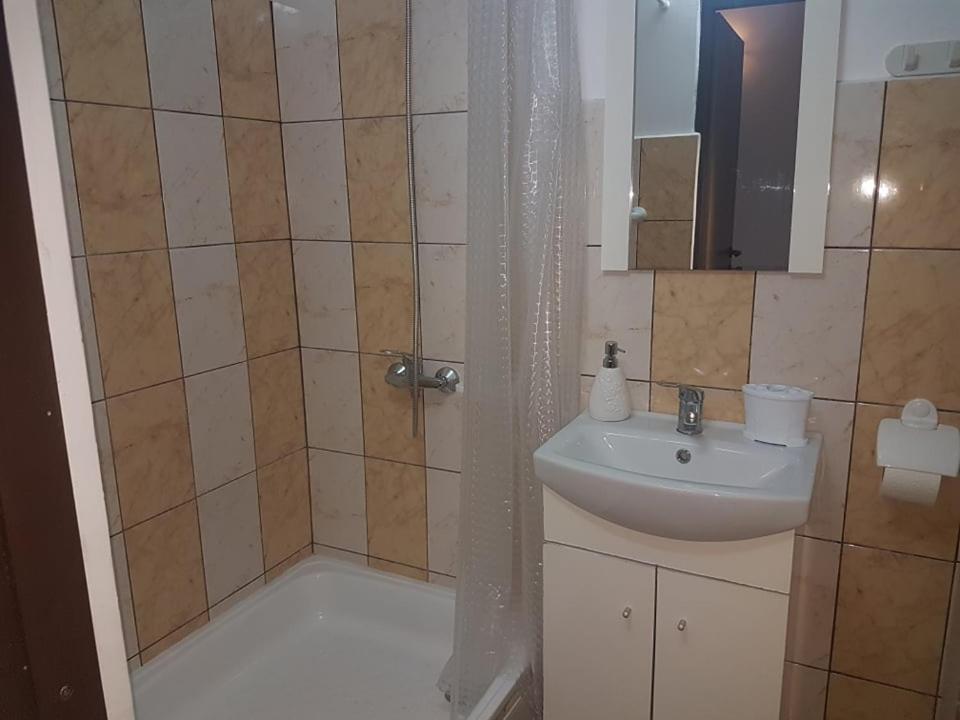 Cazare Eforie Nord, Plaja Acapulco, Garsoniere Four Studios, Bucatarie Comuna, Baie Proprie, Etaj 4, Fara Lift エクステリア 写真